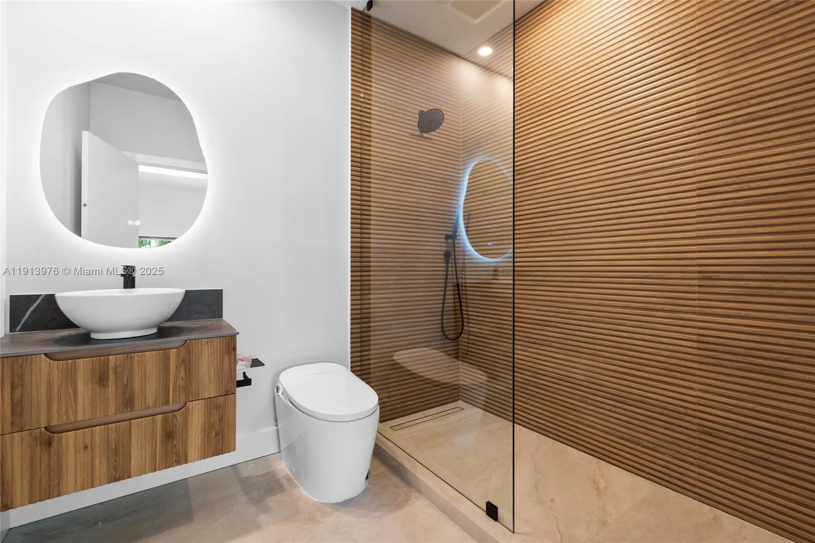 550 S Shore Dr, Miami Beach, Florida 33141, Miami Beach, Florida 33141, 4 Bedrooms Bedrooms, ,4 BathroomsBathrooms,Residential,For Sale,550 S Shore Dr, Miami Beach, Florida 33141,A11913976