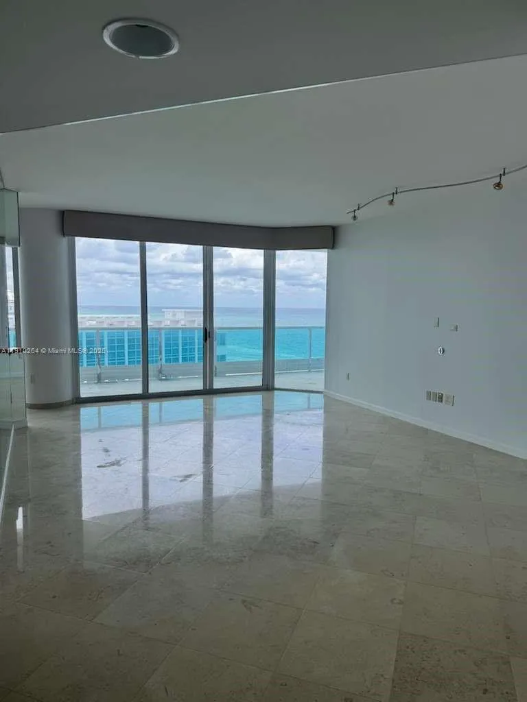 5025 Collins Ave 1602, Miami Beach, Florida 33140, Miami Beach, Florida 33140, 2 Bedrooms Bedrooms, ,2 BathroomsBathrooms,Residential,For Sale,5025 Collins Ave 1602, Miami Beach, Florida 33140,A11910264