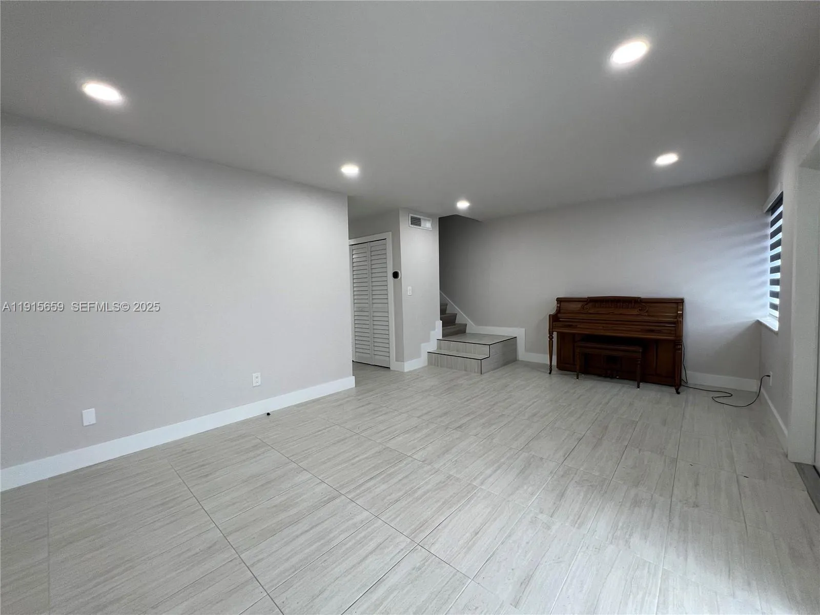 3826 Sw 107th Ave 2-2, Miami, Florida 33165, Miami, Florida 33165, 2 Bedrooms Bedrooms, ,2 BathroomsBathrooms,Residential Lease,For Rent,3826 Sw 107th Ave 2-2, Miami, Florida 33165,A11915659