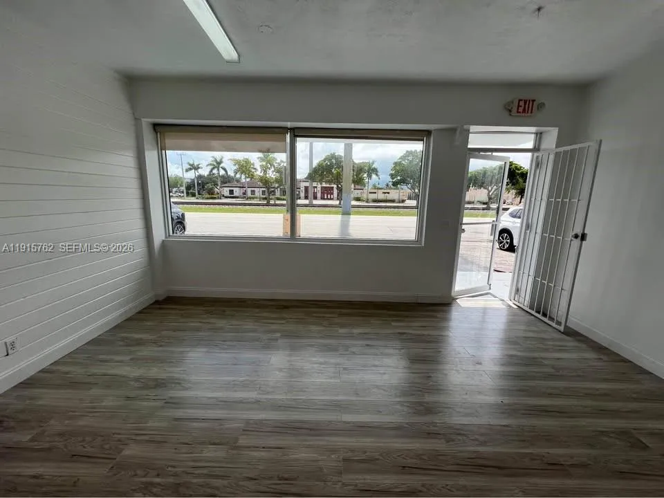 1812 N Dixie Hwy, Hollywood, Florida 33020, Hollywood, Florida 33020, ,Commercial Lease,For Rent,1812 N Dixie Hwy, Hollywood, Florida 33020,A11915762