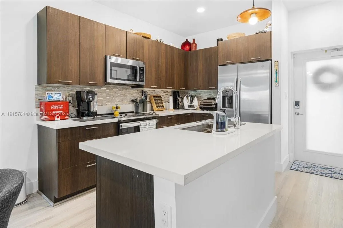 8301 Nw 41st St B-309, Doral, Florida 33166, Doral, Florida 33166, 3 Bedrooms Bedrooms, ,2 BathroomsBathrooms,Residential,For Sale,8301 Nw 41st St B-309, Doral, Florida 33166,A11915784