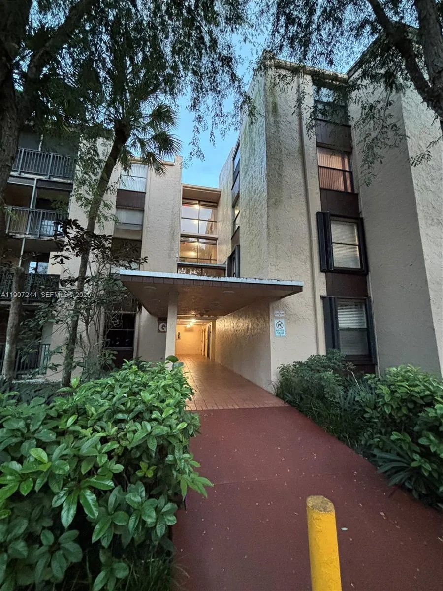 14321 N Kendall Dr 303f, Miami, Florida 33186, Miami, Florida 33186, 1 Bedroom Bedrooms, ,1 BathroomBathrooms,Residential Lease,For Rent,14321 N Kendall Dr 303f, Miami, Florida 33186,A11907244