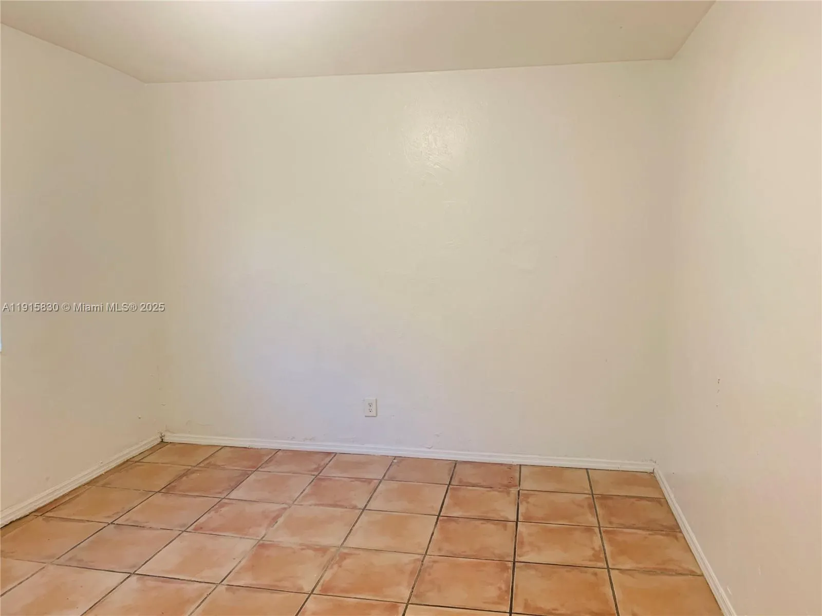 661 Ne 86th St 3, Miami, Florida 33138, Miami, Florida 33138, 1 Bedroom Bedrooms, ,1 BathroomBathrooms,Residential Lease,For Rent,661 Ne 86th St 3, Miami, Florida 33138,A11915830