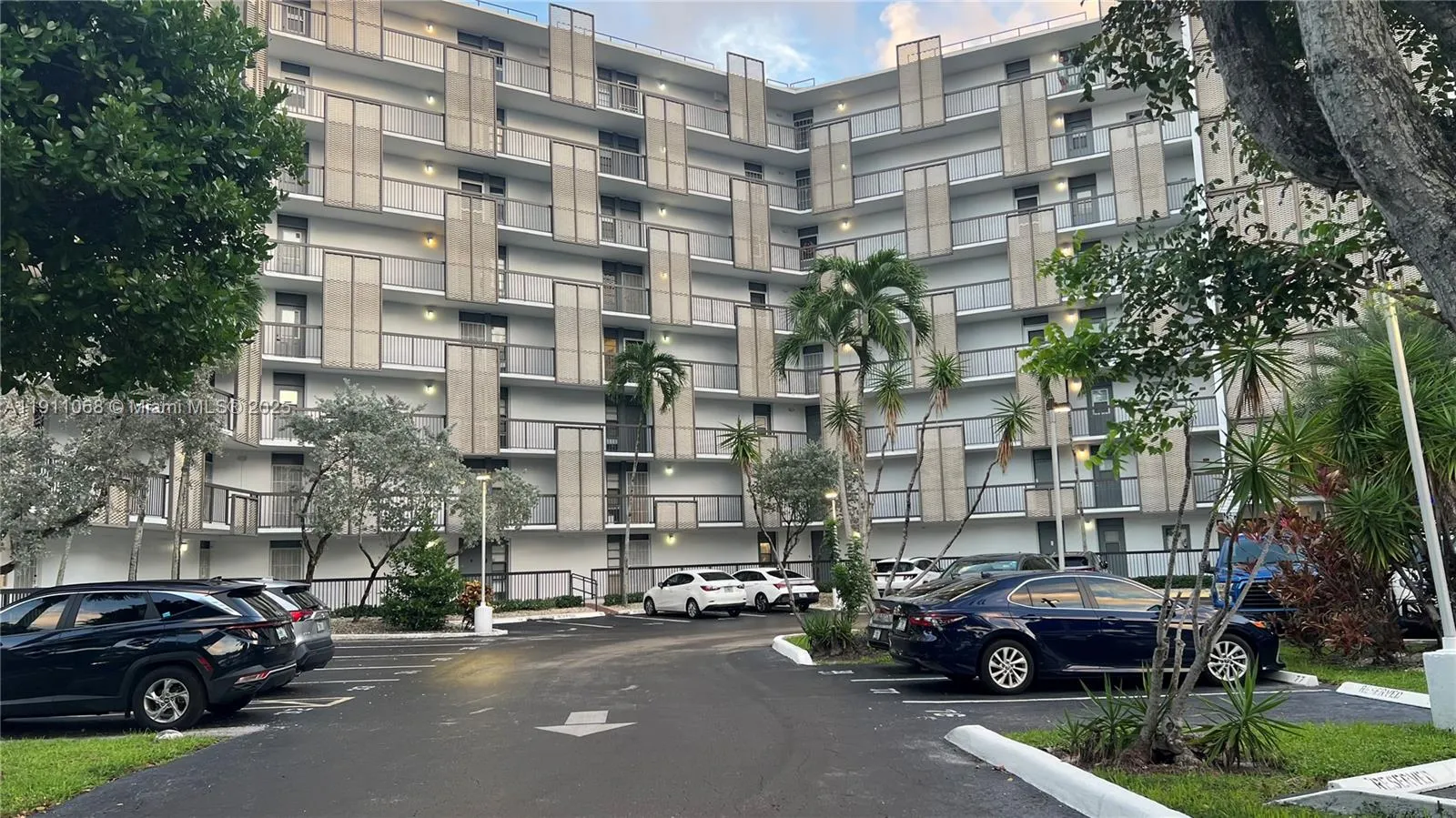 20500 W Country Club Dr 117, Aventura, Florida 331, Aventura, Florida 33180, 1 Bedroom Bedrooms, ,1 BathroomBathrooms,Residential,For Sale,20500 W Country Club Dr 117, Aventura, Florida 331,A11911068