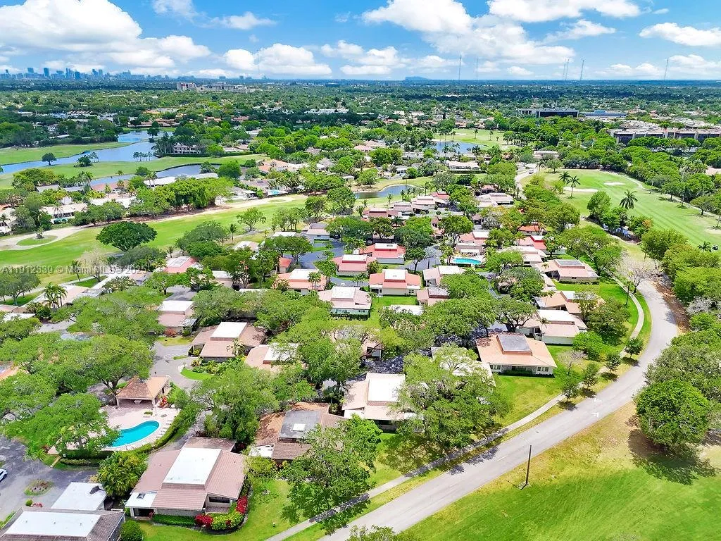 3501 Keyser Ave 43, Hollywood, Florida 33021, Hollywood, Florida 33021, 2 Bedrooms Bedrooms, ,2 BathroomsBathrooms,Residential,For Sale,3501 Keyser Ave 43, Hollywood, Florida 33021,A11912339