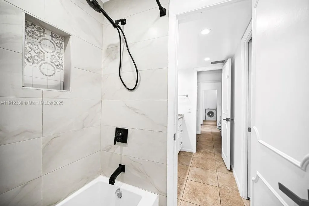 3501 Keyser Ave 43, Hollywood, Florida 33021, Hollywood, Florida 33021, 2 Bedrooms Bedrooms, ,2 BathroomsBathrooms,Residential,For Sale,3501 Keyser Ave 43, Hollywood, Florida 33021,A11912339