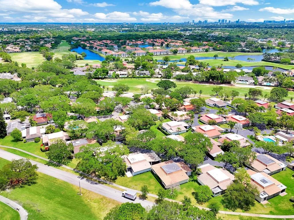 3501 Keyser Ave 43, Hollywood, Florida 33021, Hollywood, Florida 33021, 2 Bedrooms Bedrooms, ,2 BathroomsBathrooms,Residential,For Sale,3501 Keyser Ave 43, Hollywood, Florida 33021,A11912339