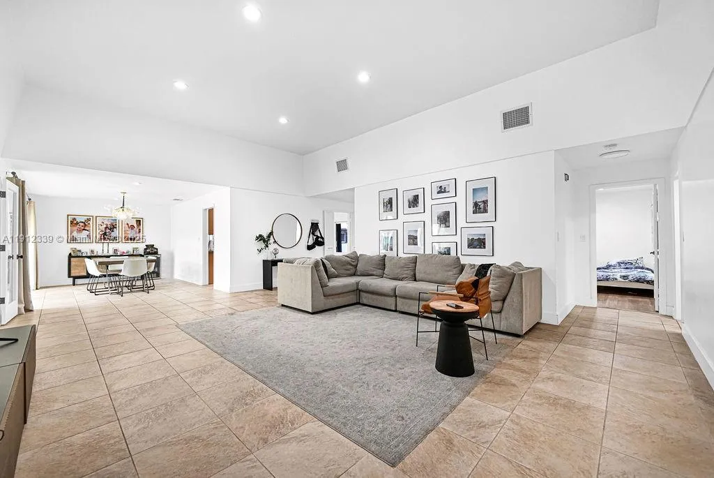 3501 Keyser Ave 43, Hollywood, Florida 33021, Hollywood, Florida 33021, 2 Bedrooms Bedrooms, ,2 BathroomsBathrooms,Residential,For Sale,3501 Keyser Ave 43, Hollywood, Florida 33021,A11912339