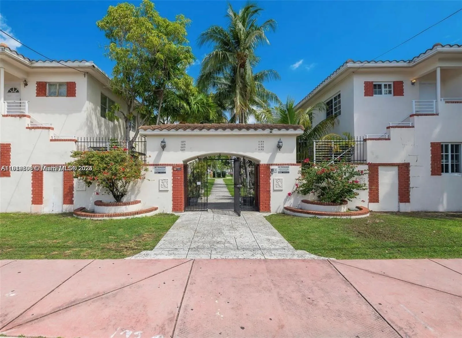 1197 Marseille Dr 12, Miami Beach, Florida 33141, Miami Beach, Florida 33141, 1 Bedroom Bedrooms, ,1 BathroomBathrooms,Residential,For Sale,1197 Marseille Dr 12, Miami Beach, Florida 33141,A11912808