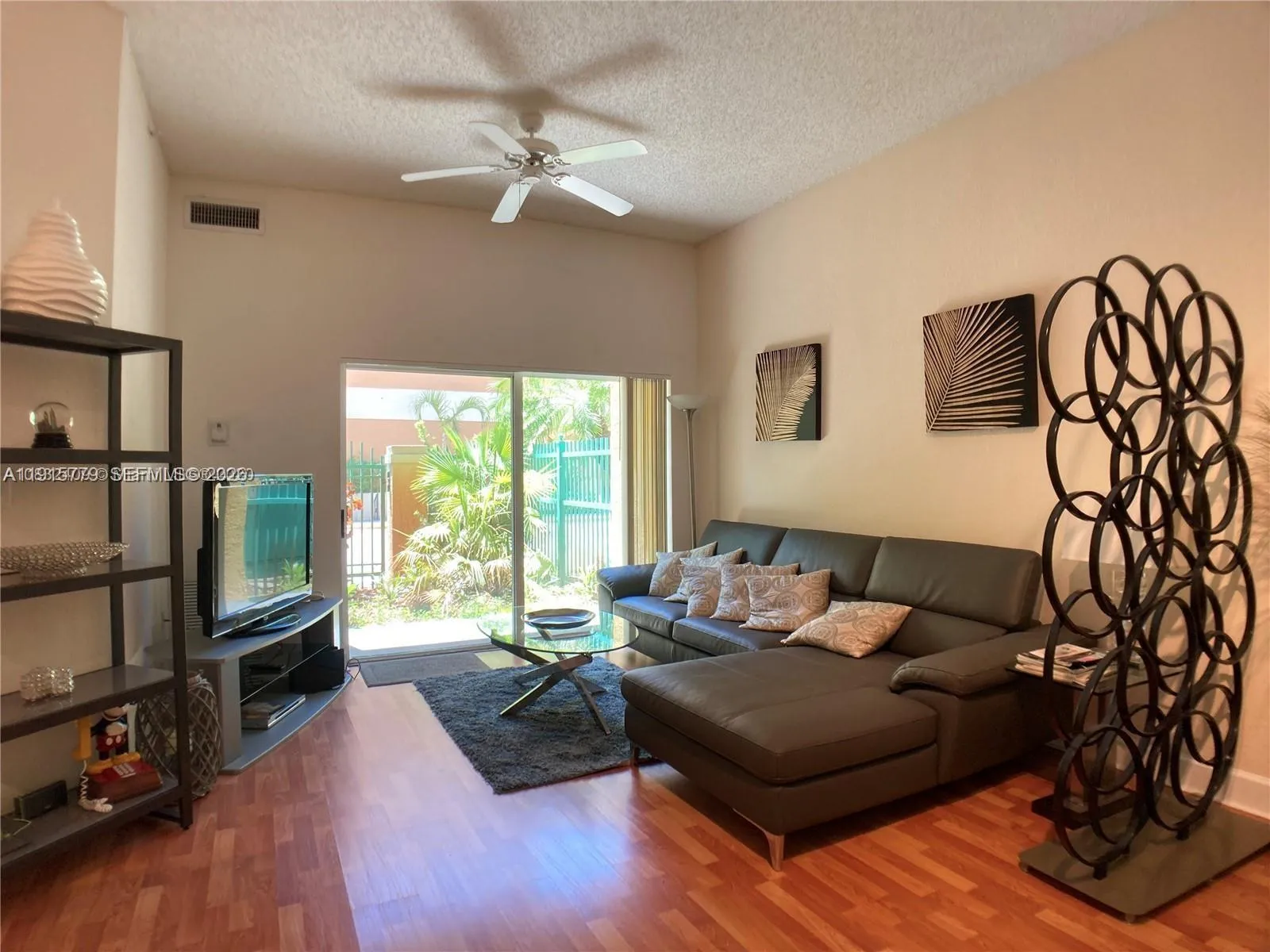 6001 Sw 70th St 115, South Miami, Florida 33143, South Miami, Florida 33143, 2 Bedrooms Bedrooms, ,1 BathroomBathrooms,Residential,For Sale,6001 Sw 70th St 115, South Miami, Florida 33143,A11915779