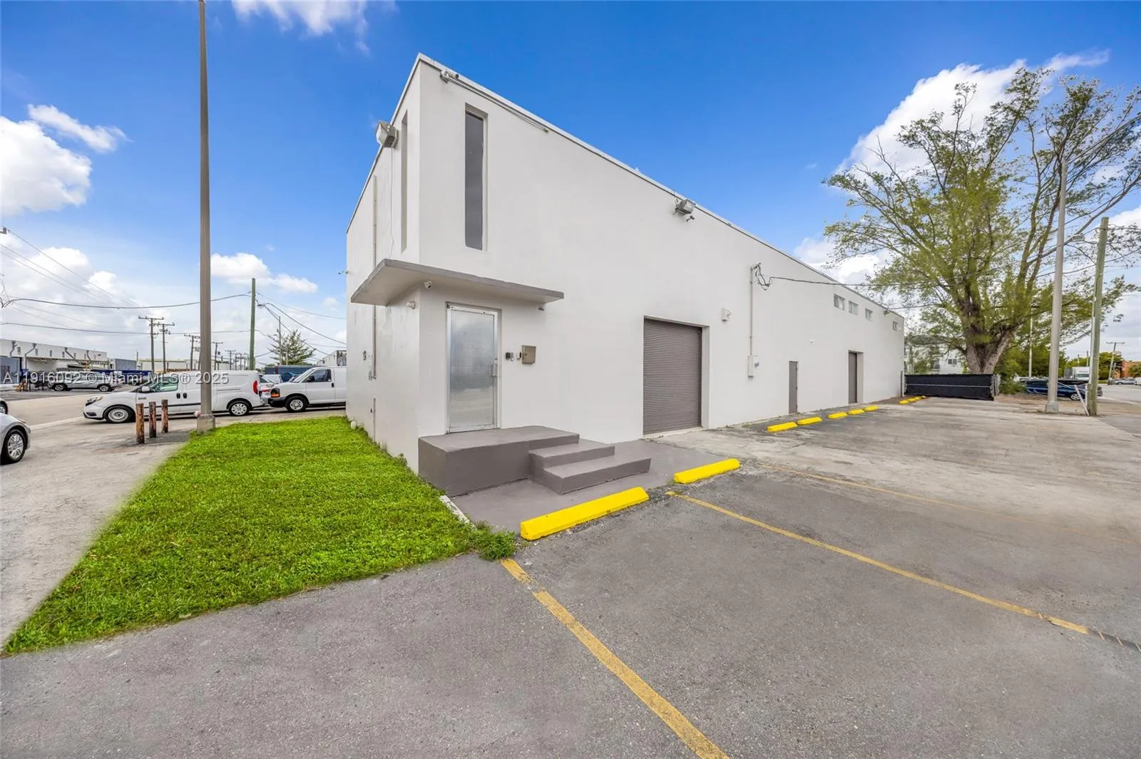 7550 W 2nd Ct, Hialeah, Florida 33014, Hialeah, Florida 33014, ,Commercial Lease,For Rent,7550 W 2nd Ct, Hialeah, Florida 33014,A11916092