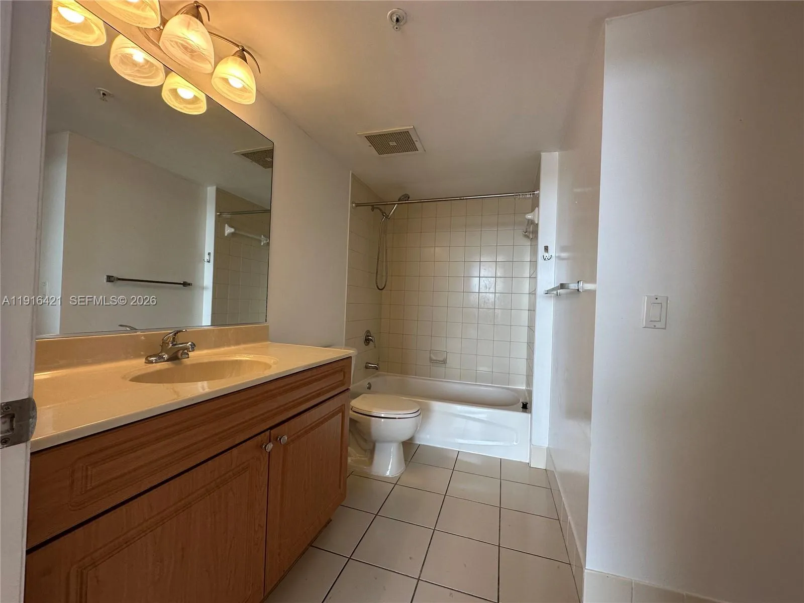900 Sw 8th St 1010, Miami, Florida 33130, Miami, Florida 33130, 1 Bedroom Bedrooms, ,1 BathroomBathrooms,Residential,For Sale,900 Sw 8th St 1010, Miami, Florida 33130,A11916421