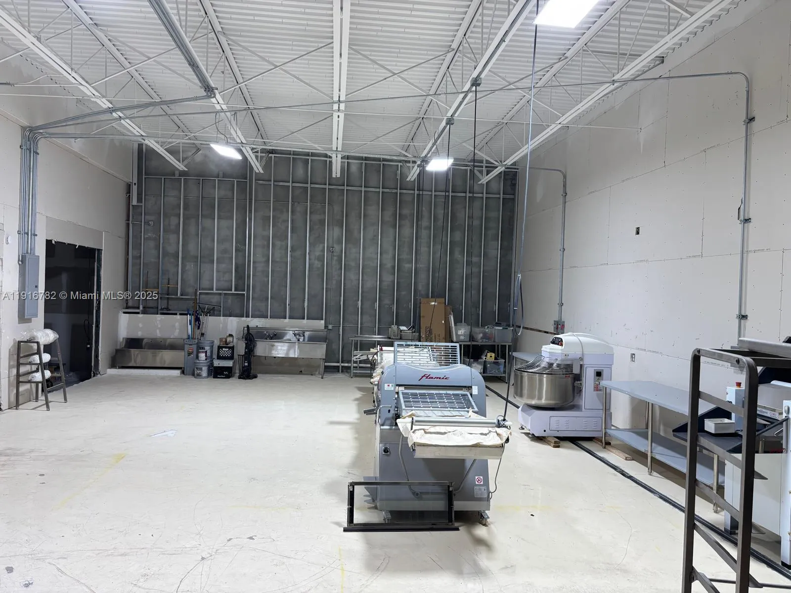 4685 E 11th Ave 2, Hialeah, Florida 33013, Hialeah, Florida 33013, ,Commercial Lease,For Rent,4685 E 11th Ave 2, Hialeah, Florida 33013,A11916782