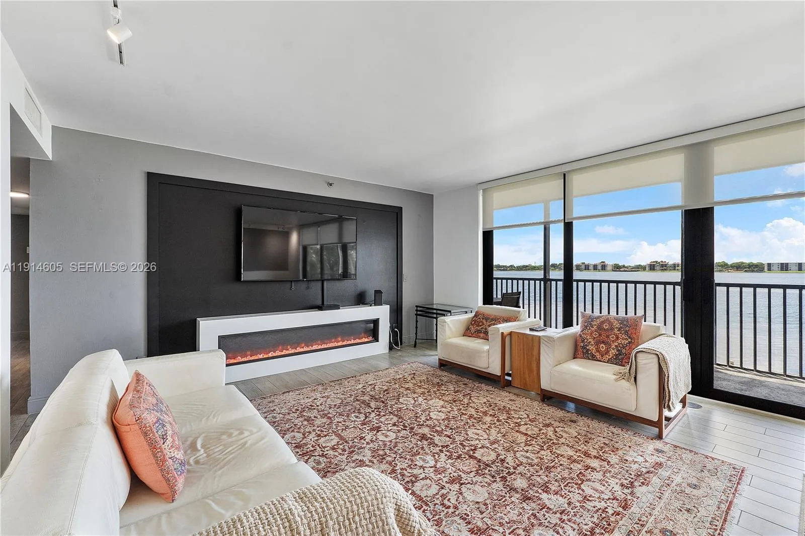 105 Lake Emerald Dr 216, Oakland Park, Florida 333, Oakland Park, Florida 33309, 2 Bedrooms Bedrooms, ,2 BathroomsBathrooms,Residential,For Sale,105 Lake Emerald Dr 216, Oakland Park, Florida 333,A11914605