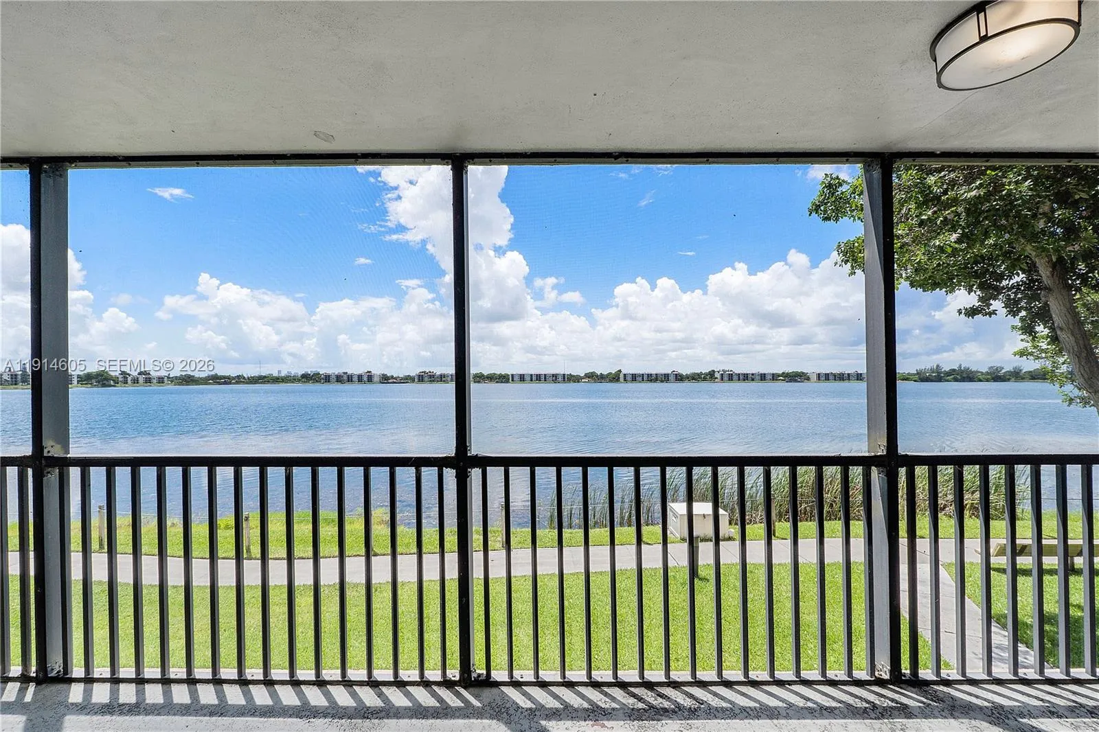105 Lake Emerald Dr 216, Oakland Park, Florida 333, Oakland Park, Florida 33309, 2 Bedrooms Bedrooms, ,2 BathroomsBathrooms,Residential,For Sale,105 Lake Emerald Dr 216, Oakland Park, Florida 333,A11914605
