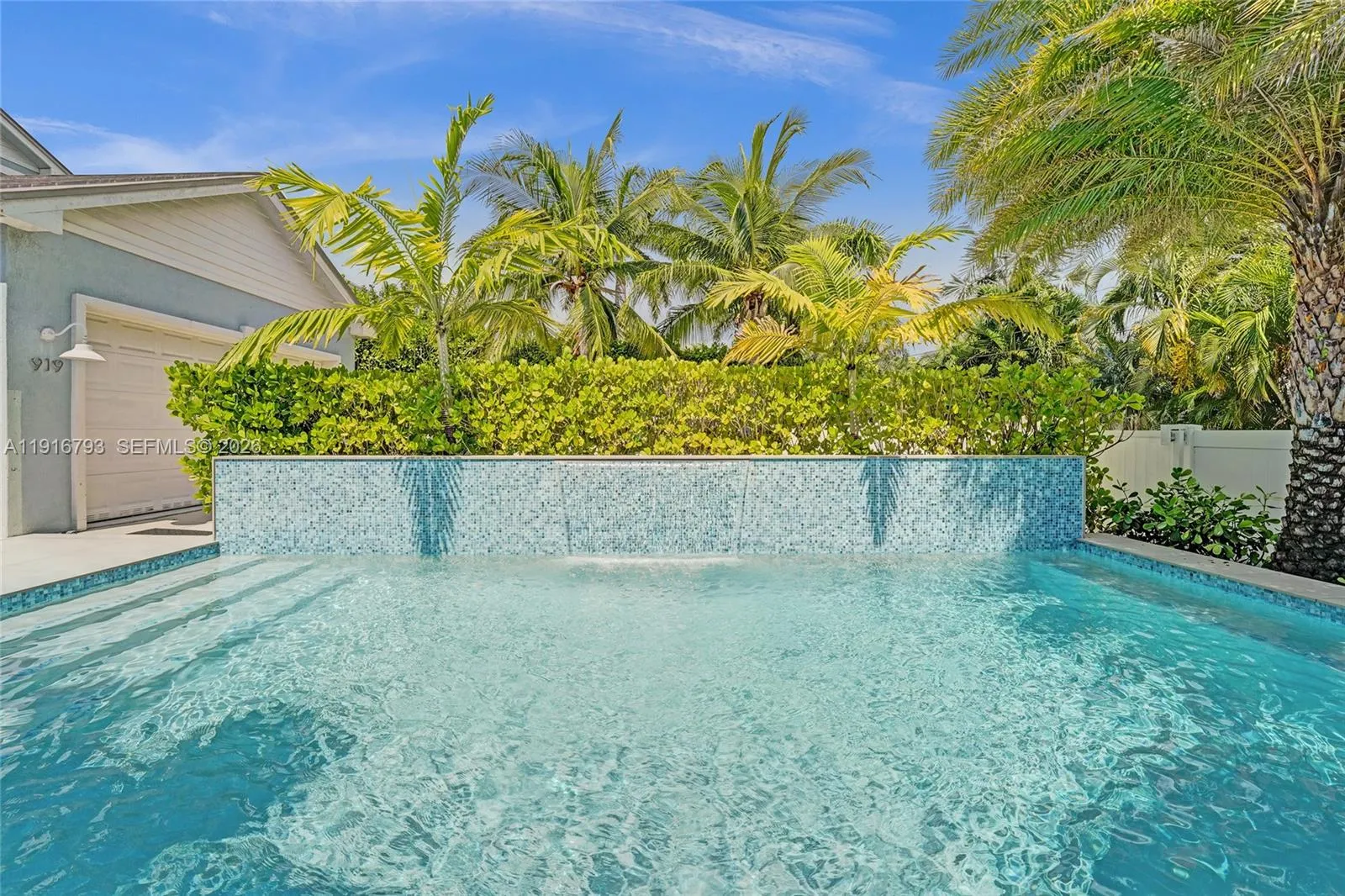 919 Adams St, Hollywood, Florida 33019, Hollywood, Florida 33019, 4 Bedrooms Bedrooms, ,3 BathroomsBathrooms,Residential,For Sale,919 Adams St, Hollywood, Florida 33019,A11916793