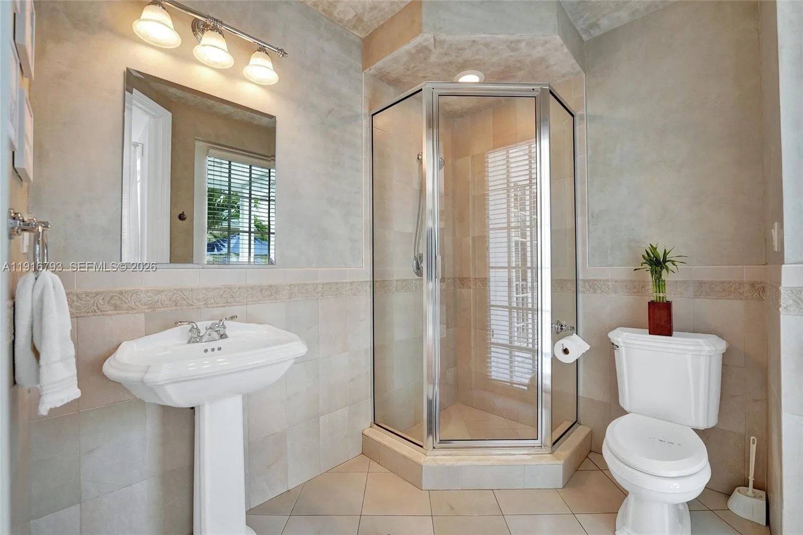 919 Adams St, Hollywood, Florida 33019, Hollywood, Florida 33019, 4 Bedrooms Bedrooms, ,3 BathroomsBathrooms,Residential,For Sale,919 Adams St, Hollywood, Florida 33019,A11916793