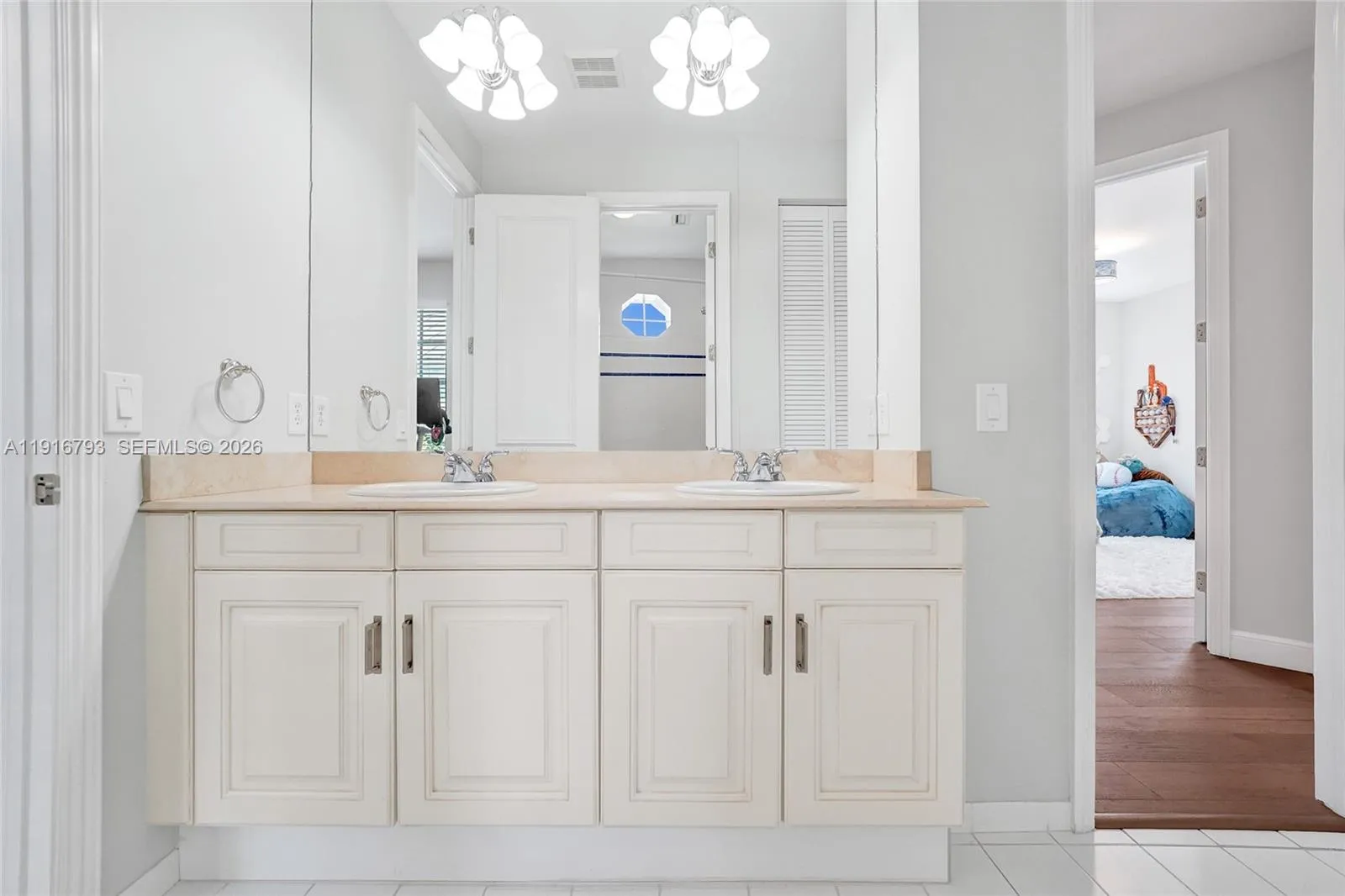 919 Adams St, Hollywood, Florida 33019, Hollywood, Florida 33019, 4 Bedrooms Bedrooms, ,3 BathroomsBathrooms,Residential,For Sale,919 Adams St, Hollywood, Florida 33019,A11916793