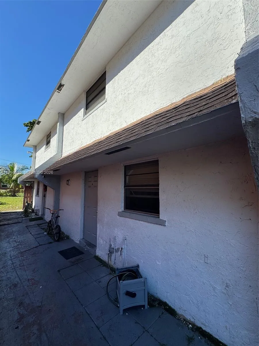 1741 Sw 40th Ter, Fort Lauderdale, Florida 33317, Fort Lauderdale, Florida 33317, ,Residential Income,For Sale,1741 Sw 40th Ter, Fort Lauderdale, Florida 33317,A11916935