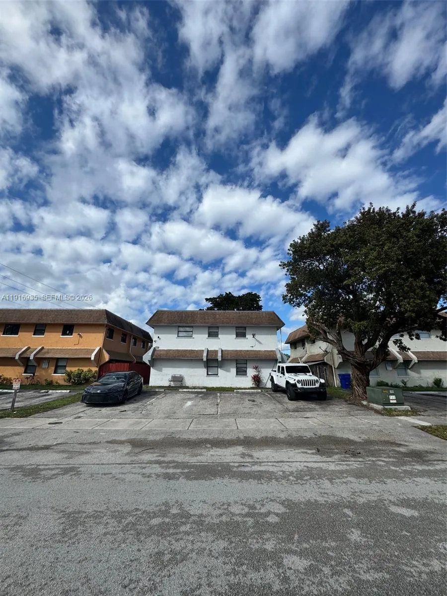 1741 Sw 40th Ter, Fort Lauderdale, Florida 33317, Fort Lauderdale, Florida 33317, ,Residential Income,For Sale,1741 Sw 40th Ter, Fort Lauderdale, Florida 33317,A11916935