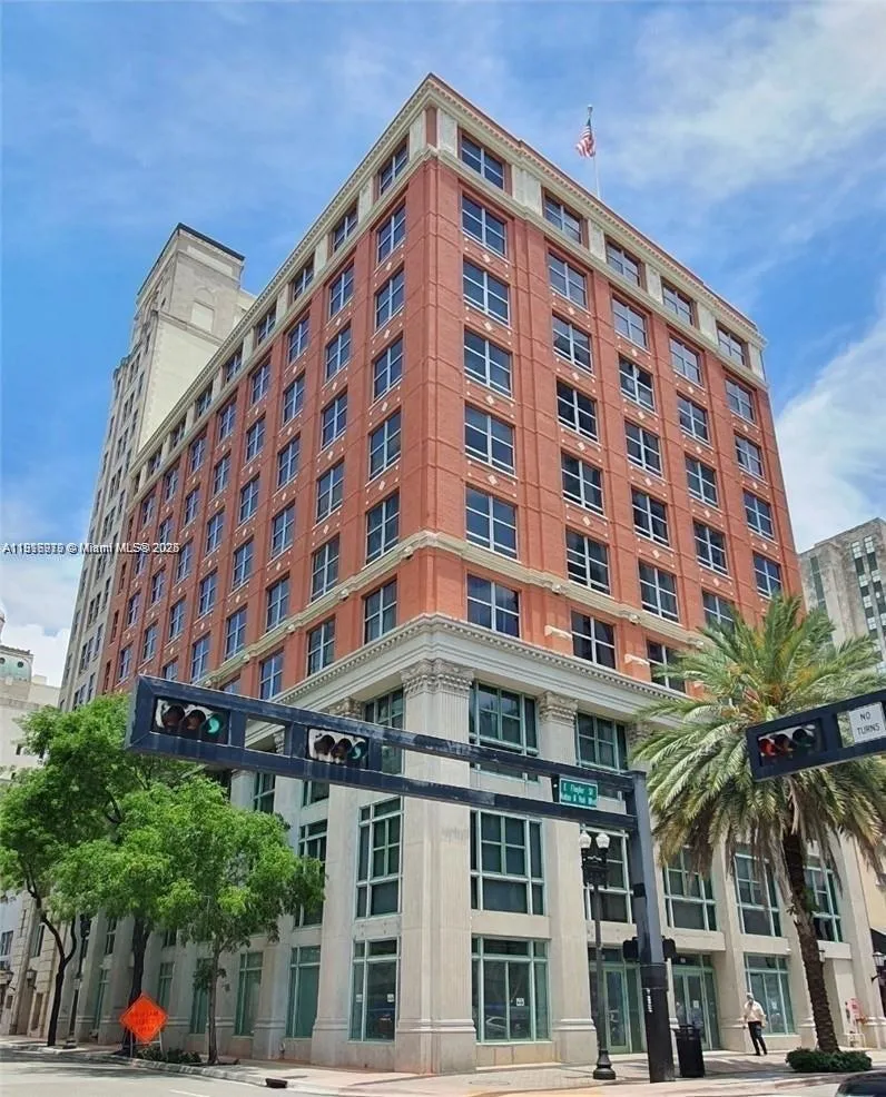 111 E Flagler St 507, Miami, Florida 33131, Miami, Florida 33131, 1 Bedroom Bedrooms, ,1 BathroomBathrooms,Residential,For Sale,111 E Flagler St 507, Miami, Florida 33131,A11916979