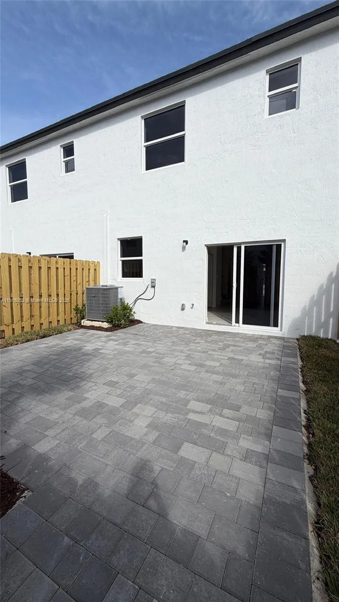 15600 Sw 276 Terr, Homestead, Florida 33031, Homestead, Florida 33031, 3 Bedrooms Bedrooms, ,2 BathroomsBathrooms,Residential Lease,For Rent,15600 Sw 276 Terr, Homestead, Florida 33031,A11916052