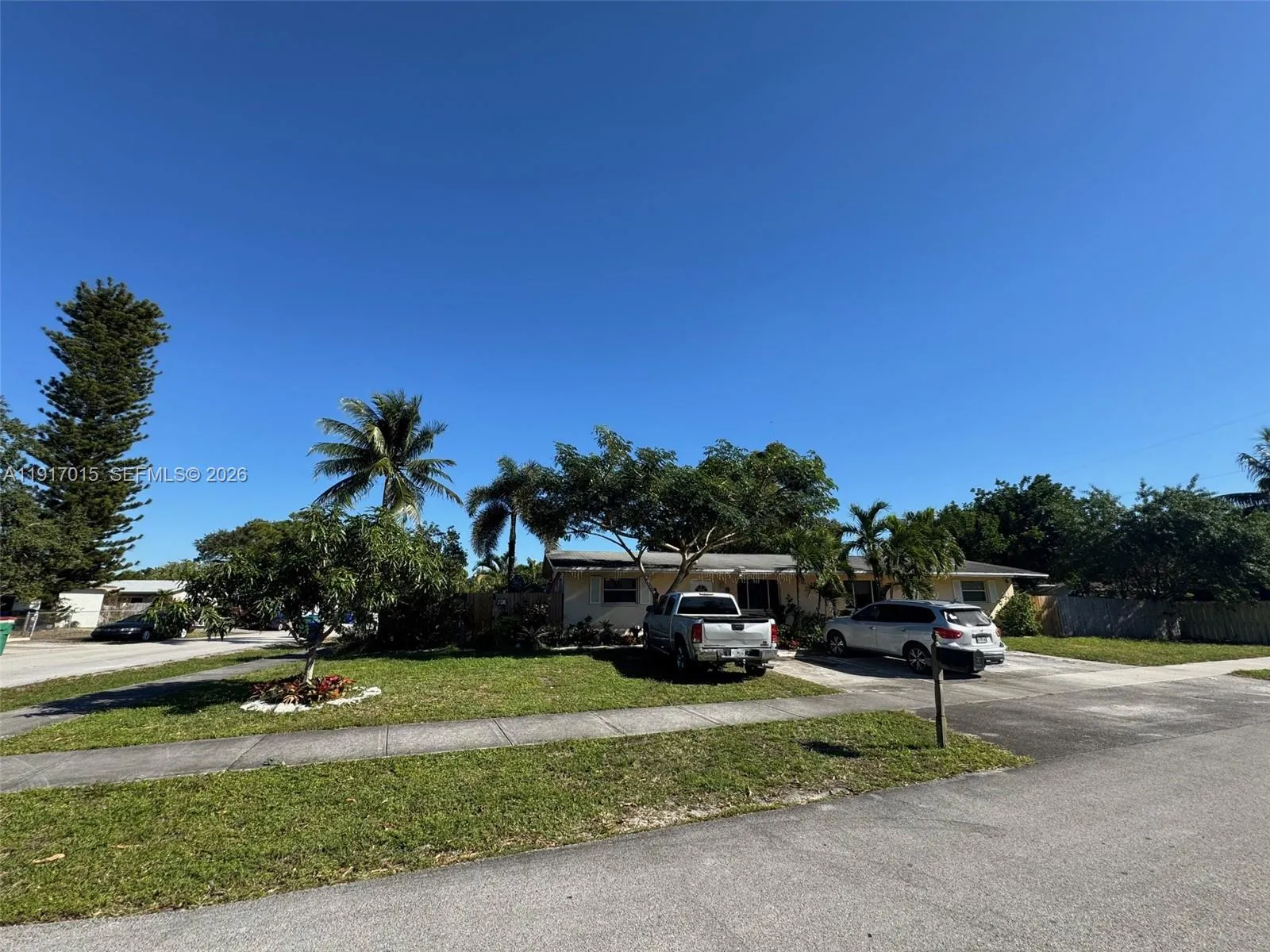 2200 Sw 42nd Ave, Fort Lauderdale, Florida 33317, Fort Lauderdale, Florida 33317, ,Residential Income,For Sale,2200 Sw 42nd Ave, Fort Lauderdale, Florida 33317,A11917015