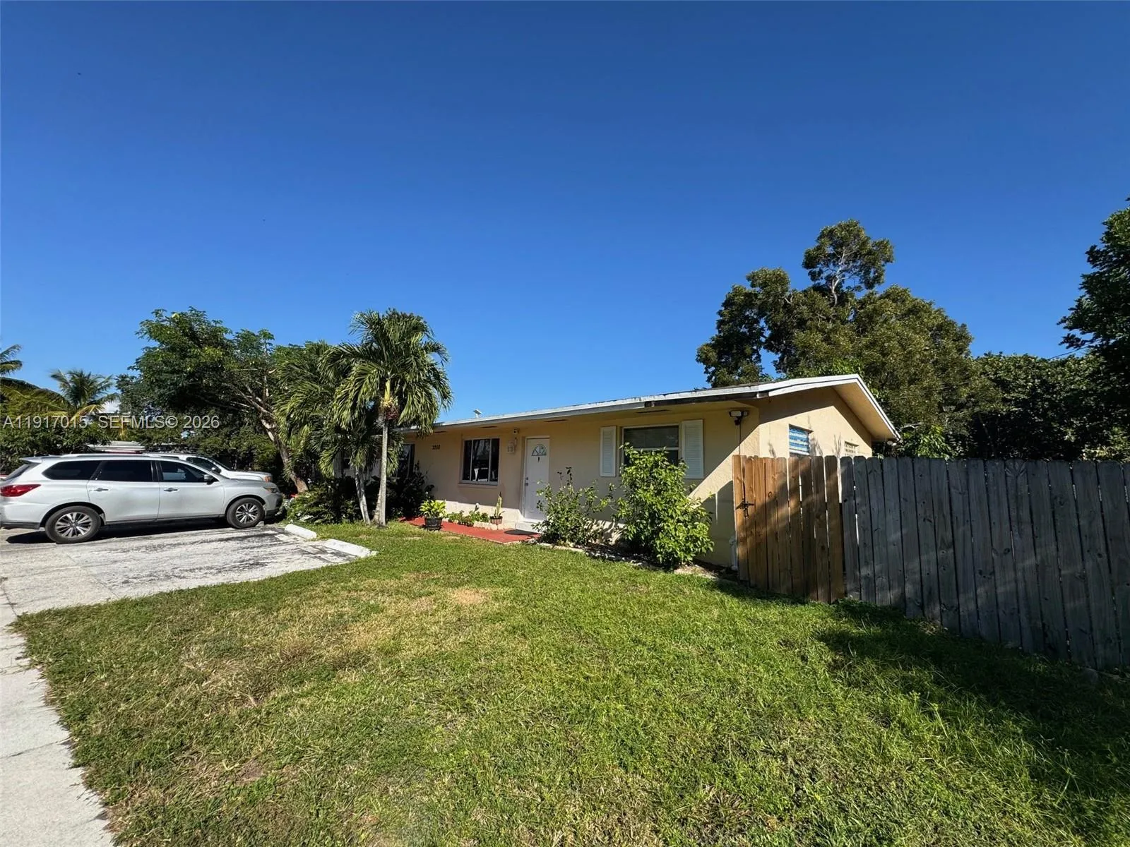 2200 Sw 42nd Ave, Fort Lauderdale, Florida 33317, Fort Lauderdale, Florida 33317, ,Residential Income,For Sale,2200 Sw 42nd Ave, Fort Lauderdale, Florida 33317,A11917015