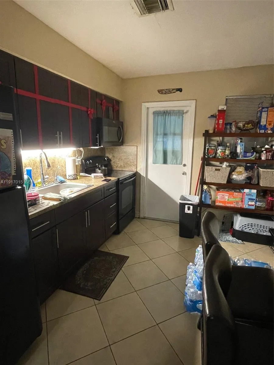 2200 Sw 42nd Ave, Fort Lauderdale, Florida 33317, Fort Lauderdale, Florida 33317, ,Residential Income,For Sale,2200 Sw 42nd Ave, Fort Lauderdale, Florida 33317,A11917015