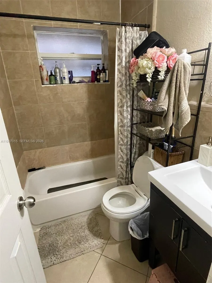 2200 Sw 42nd Ave, Fort Lauderdale, Florida 33317, Fort Lauderdale, Florida 33317, ,Residential Income,For Sale,2200 Sw 42nd Ave, Fort Lauderdale, Florida 33317,A11917015