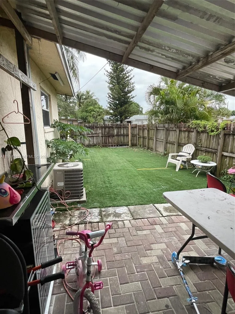 2200 Sw 42nd Ave, Fort Lauderdale, Florida 33317, Fort Lauderdale, Florida 33317, ,Residential Income,For Sale,2200 Sw 42nd Ave, Fort Lauderdale, Florida 33317,A11917015