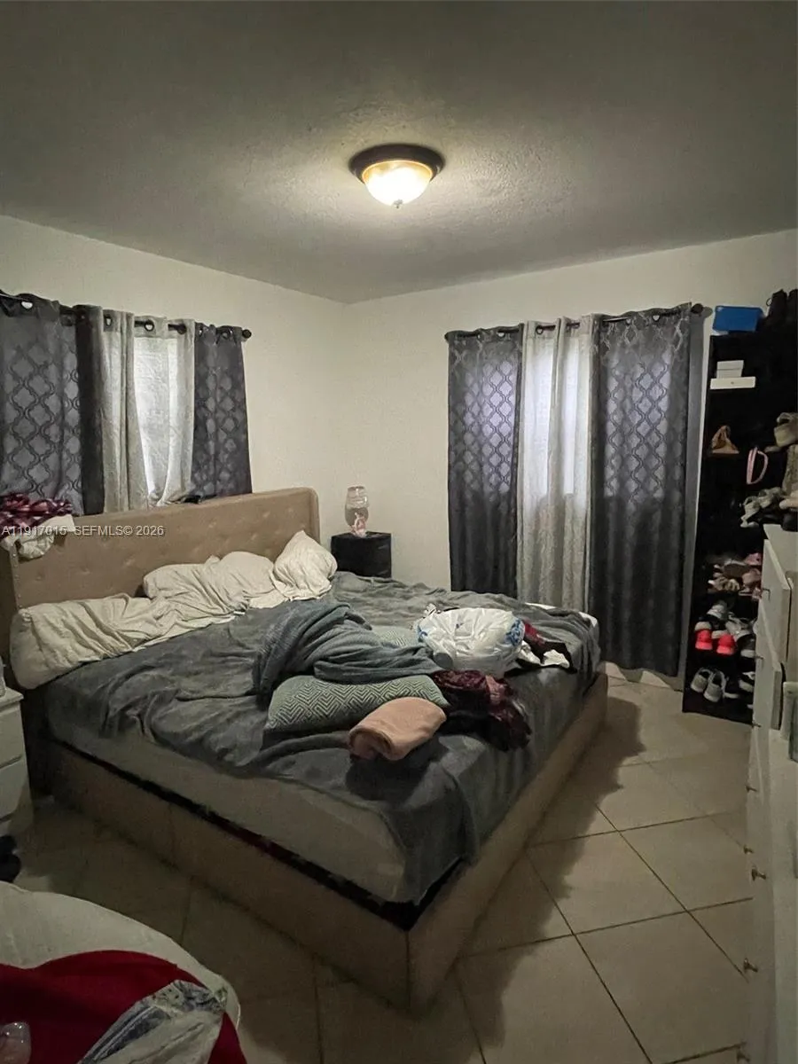 2200 Sw 42nd Ave, Fort Lauderdale, Florida 33317, Fort Lauderdale, Florida 33317, ,Residential Income,For Sale,2200 Sw 42nd Ave, Fort Lauderdale, Florida 33317,A11917015