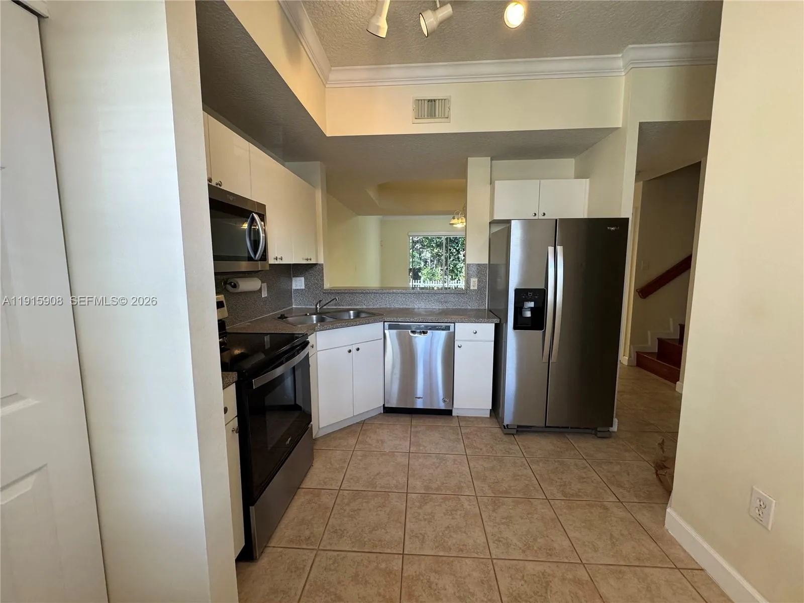 10159 Nw 43rd Ter, Doral, Florida 33178, Doral, Florida 33178, 4 Bedrooms Bedrooms, ,3 BathroomsBathrooms,Residential Lease,For Rent,10159 Nw 43rd Ter, Doral, Florida 33178,A11915908