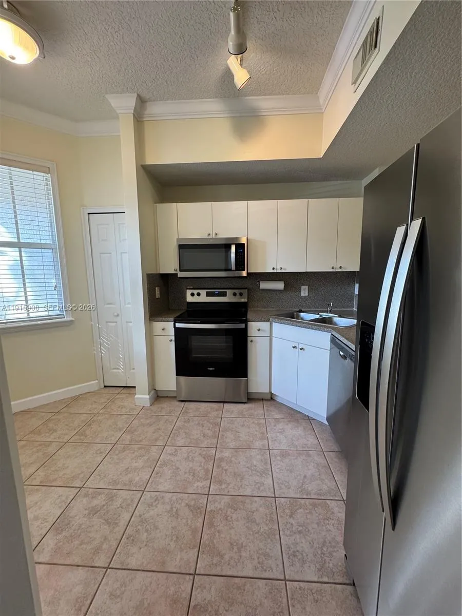 10159 Nw 43rd Ter, Doral, Florida 33178, Doral, Florida 33178, 4 Bedrooms Bedrooms, ,3 BathroomsBathrooms,Residential Lease,For Rent,10159 Nw 43rd Ter, Doral, Florida 33178,A11915908