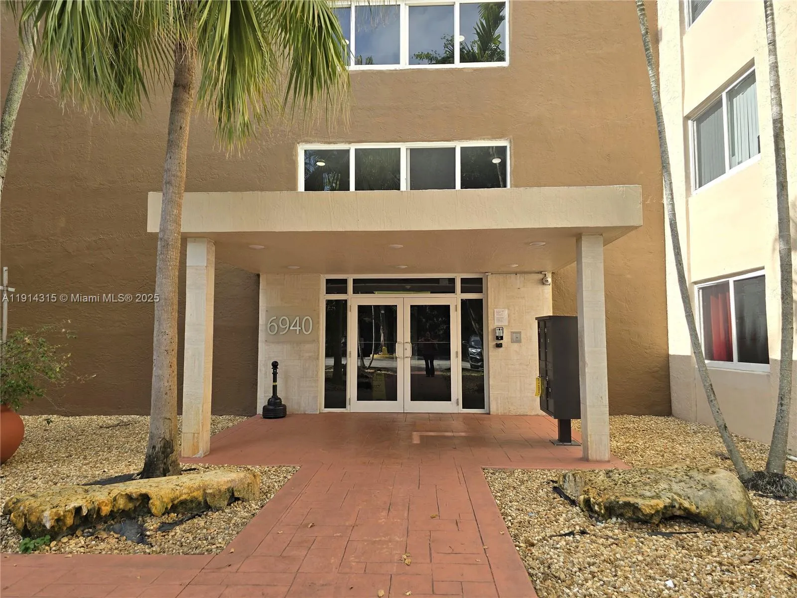 6940 Miami Gardens Dr 1-319, Hialeah, Florida 3301, Hialeah, Florida 33015, 1 Bedroom Bedrooms, ,1 BathroomBathrooms,Residential,For Sale,6940 Miami Gardens Dr 1-319, Hialeah, Florida 3301,A11914315