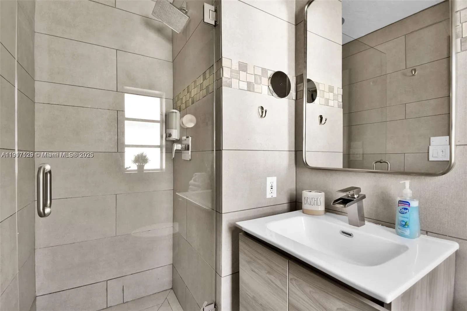 1018 Jefferson Ave, Miami Beach, Florida 33139, Miami Beach, Florida 33139, ,Commercial Sale,For Sale,1018 Jefferson Ave, Miami Beach, Florida 33139,A11917129