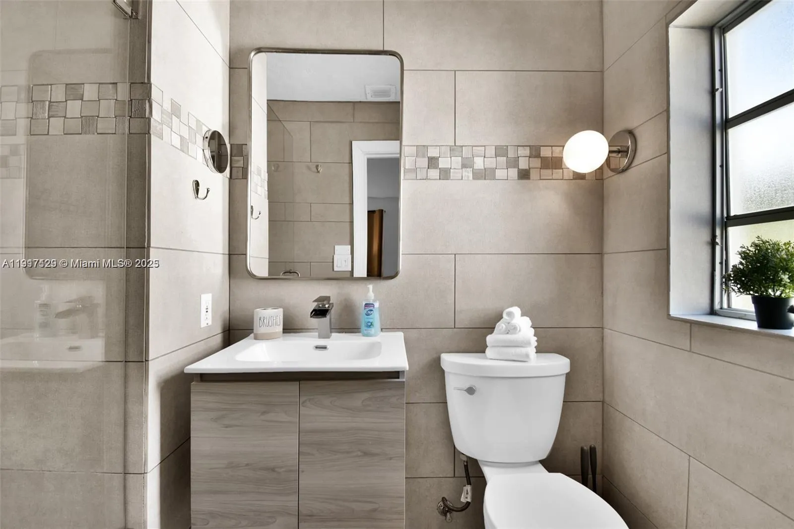 1018 Jefferson Ave, Miami Beach, Florida 33139, Miami Beach, Florida 33139, ,Commercial Sale,For Sale,1018 Jefferson Ave, Miami Beach, Florida 33139,A11917129