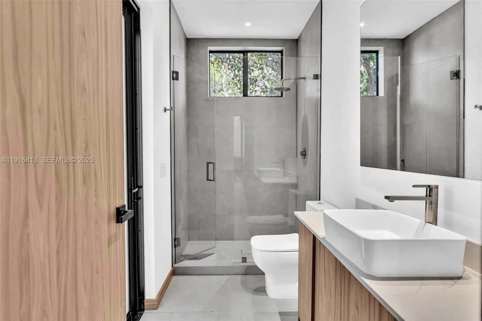 2175 Sw 25th St, Miami, Florida 33133, Miami, Florida 33133, 5 Bedrooms Bedrooms, ,5 BathroomsBathrooms,Residential,For Sale,2175 Sw 25th St, Miami, Florida 33133,A11916813