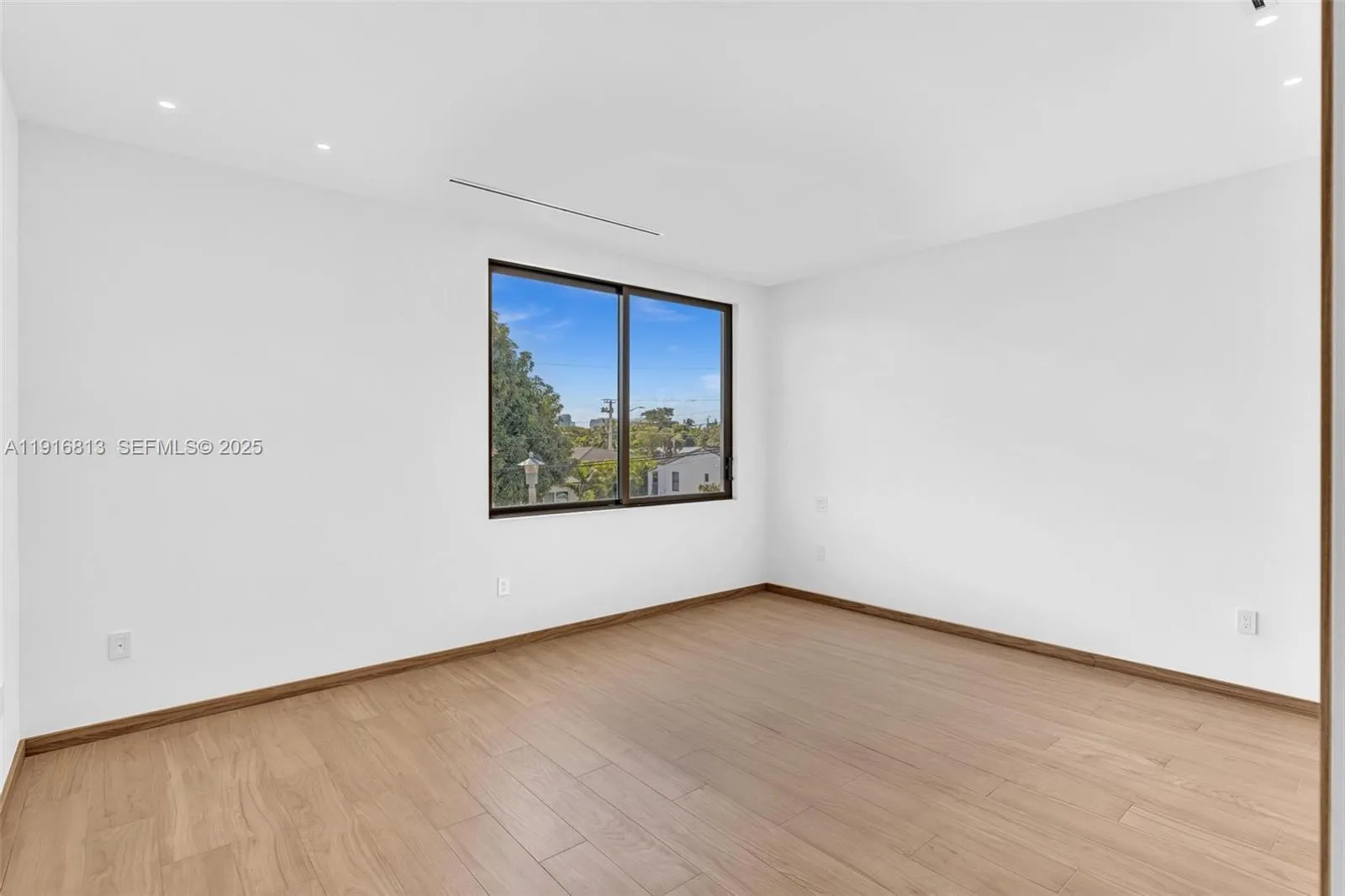 2175 Sw 25th St, Miami, Florida 33133, Miami, Florida 33133, 5 Bedrooms Bedrooms, ,5 BathroomsBathrooms,Residential,For Sale,2175 Sw 25th St, Miami, Florida 33133,A11916813