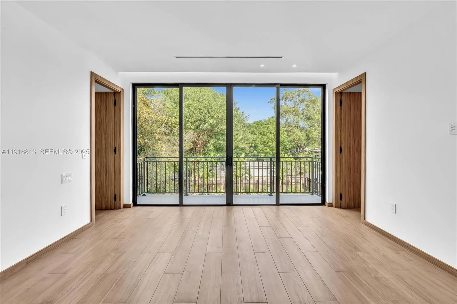 2175 Sw 25th St, Miami, Florida 33133, Miami, Florida 33133, 5 Bedrooms Bedrooms, ,5 BathroomsBathrooms,Residential,For Sale,2175 Sw 25th St, Miami, Florida 33133,A11916813