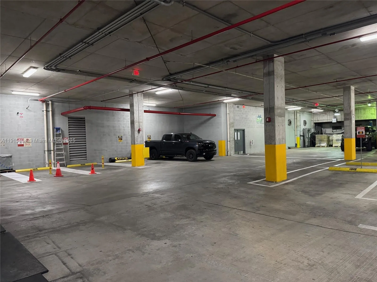 169 Sw 7th St Cu-c & Cu-d, Miami, Florida 3313, Miami, Florida 33130, ,Commercial Lease,For Rent,169 Sw 7th St Cu-c & Cu-d, Miami, Florida 3313,A11915404