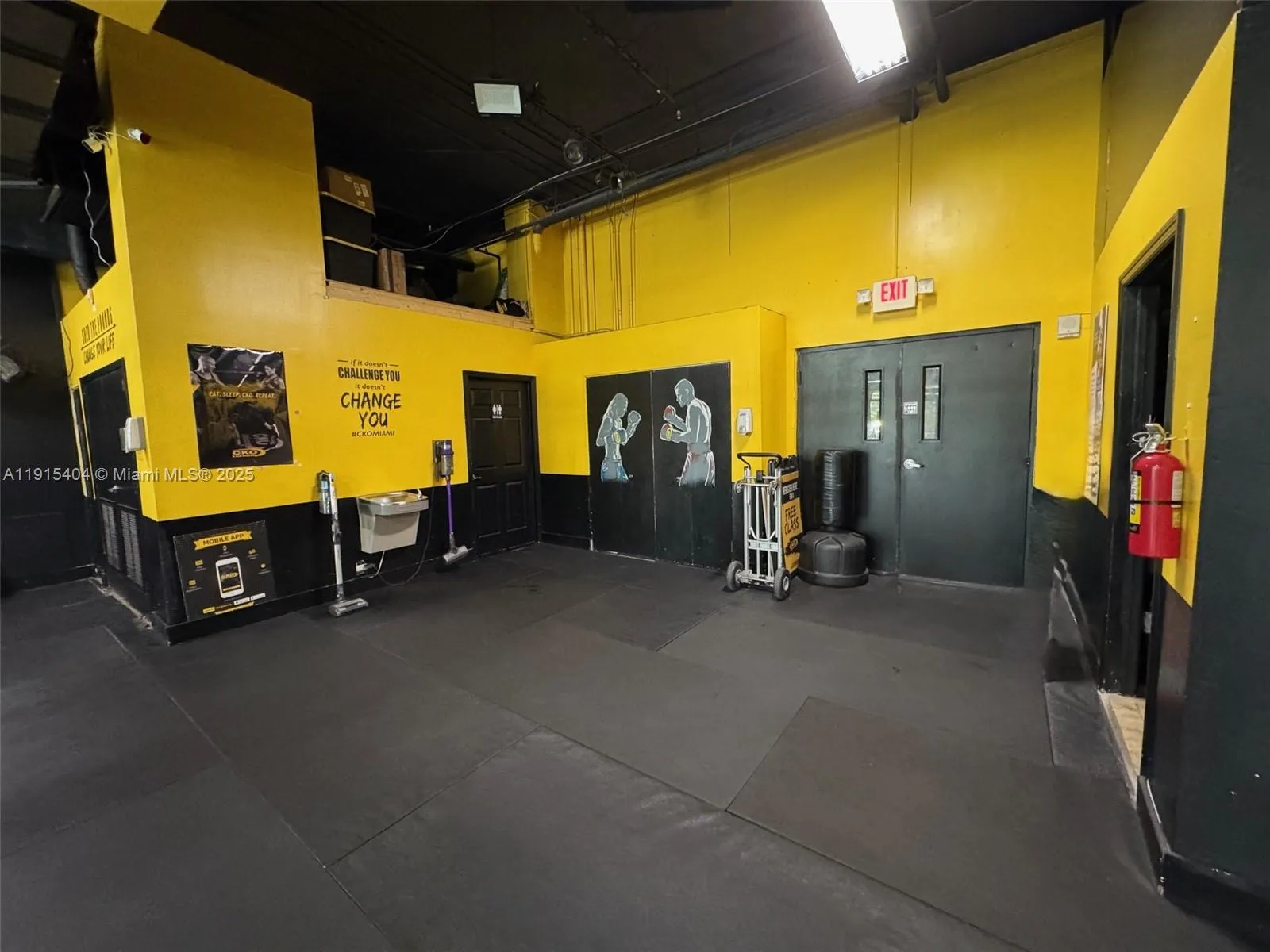 169 Sw 7th St Cu-c & Cu-d, Miami, Florida 3313, Miami, Florida 33130, ,Commercial Lease,For Rent,169 Sw 7th St Cu-c & Cu-d, Miami, Florida 3313,A11915404