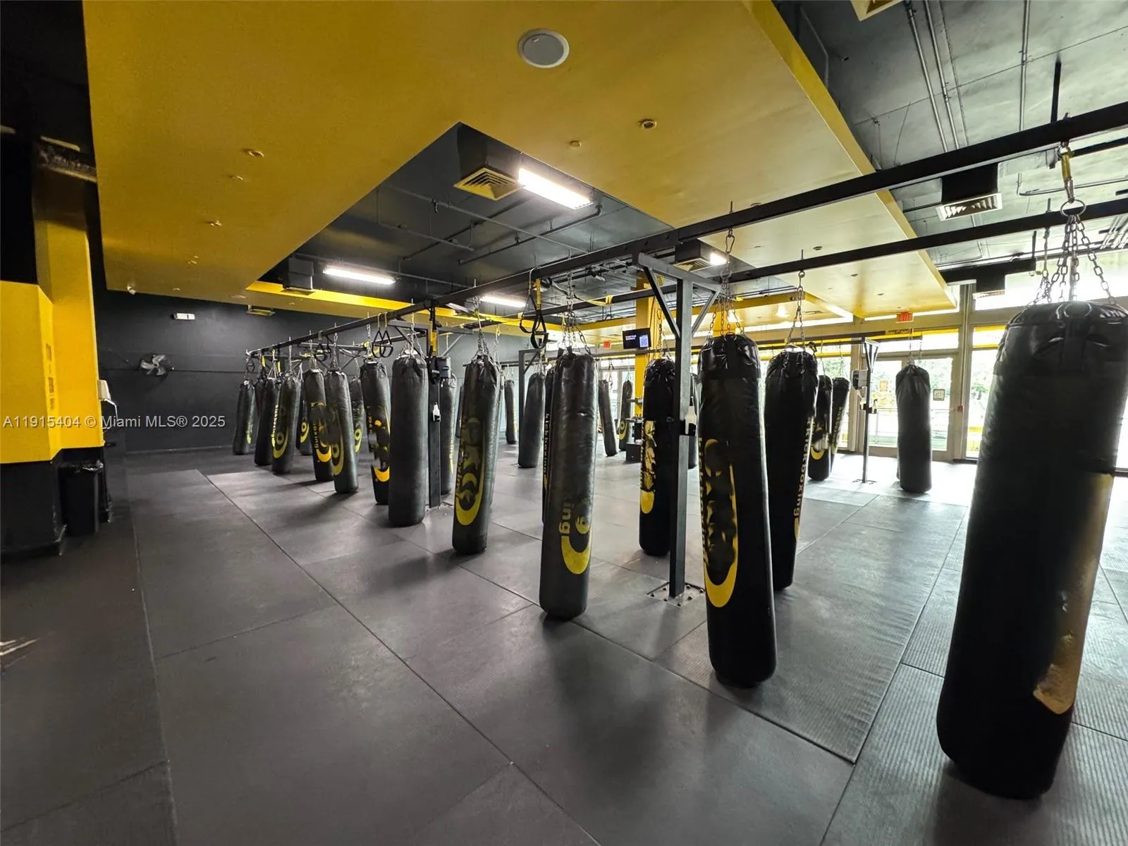 169 Sw 7th St Cu-c & Cu-d, Miami, Florida 3313, Miami, Florida 33130, ,Commercial Lease,For Rent,169 Sw 7th St Cu-c & Cu-d, Miami, Florida 3313,A11915404