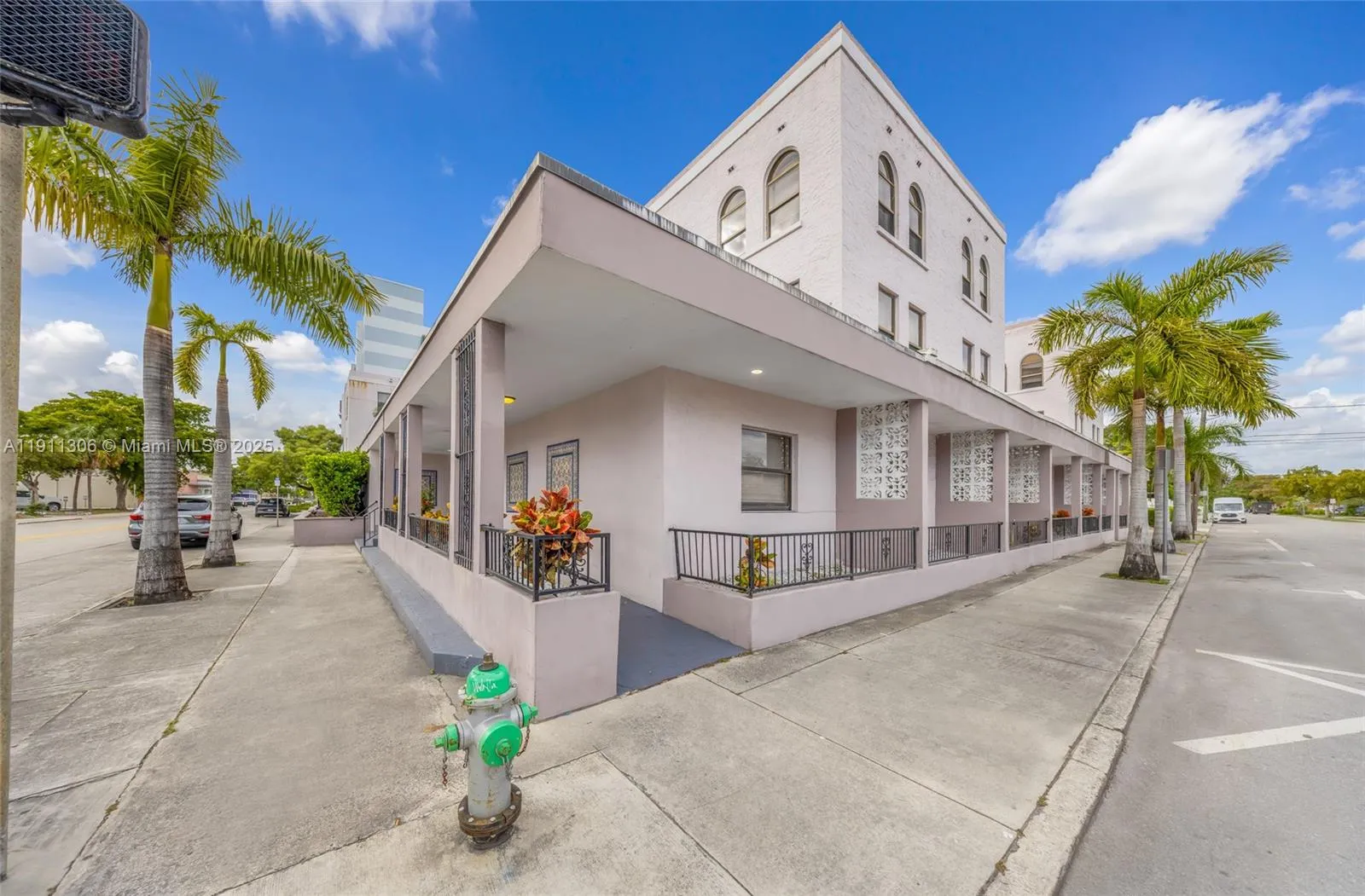 2001 Polk St, Hollywood, Florida 33020, Hollywood, Florida 33020, ,Commercial Sale,For Sale,2001 Polk St, Hollywood, Florida 33020,A11911306