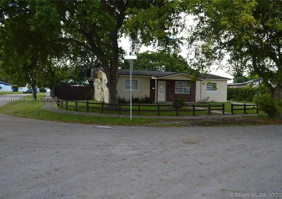 200 N 69th Terrace, Hollywood 1153 SF