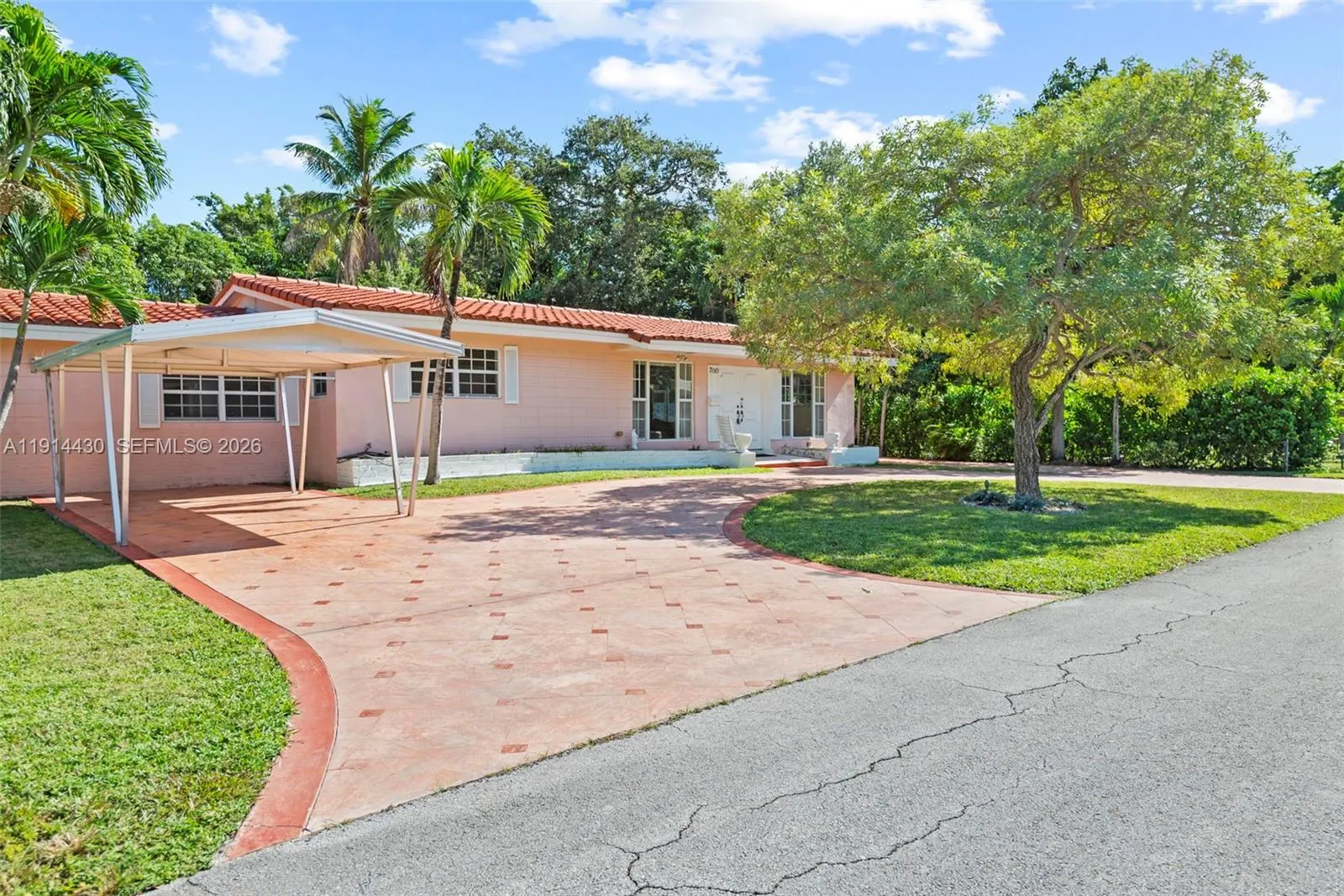 700 Ne 118th St, Biscayne Park, Florida 33161, Biscayne Park, Florida 33161, 3 Bedrooms Bedrooms, ,2 BathroomsBathrooms,Residential,For Sale,700 Ne 118th St, Biscayne Park, Florida 33161,A11914430
