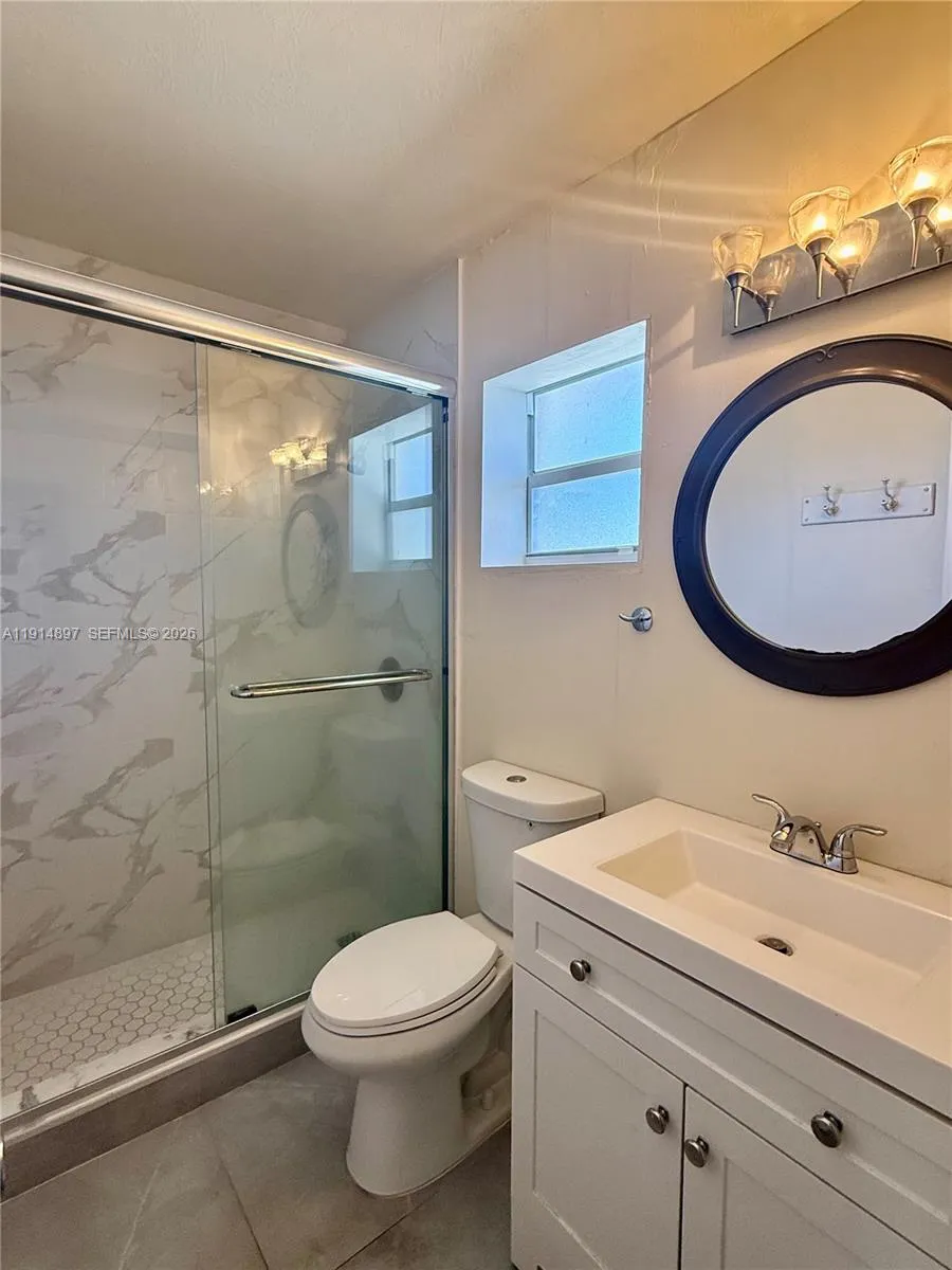 1733 Mayo St 9, Hollywood, Florida 33020, Hollywood, Florida 33020, 1 Bedroom Bedrooms, ,1 BathroomBathrooms,Residential Lease,For Rent,1733 Mayo St 9, Hollywood, Florida 33020,A11914897