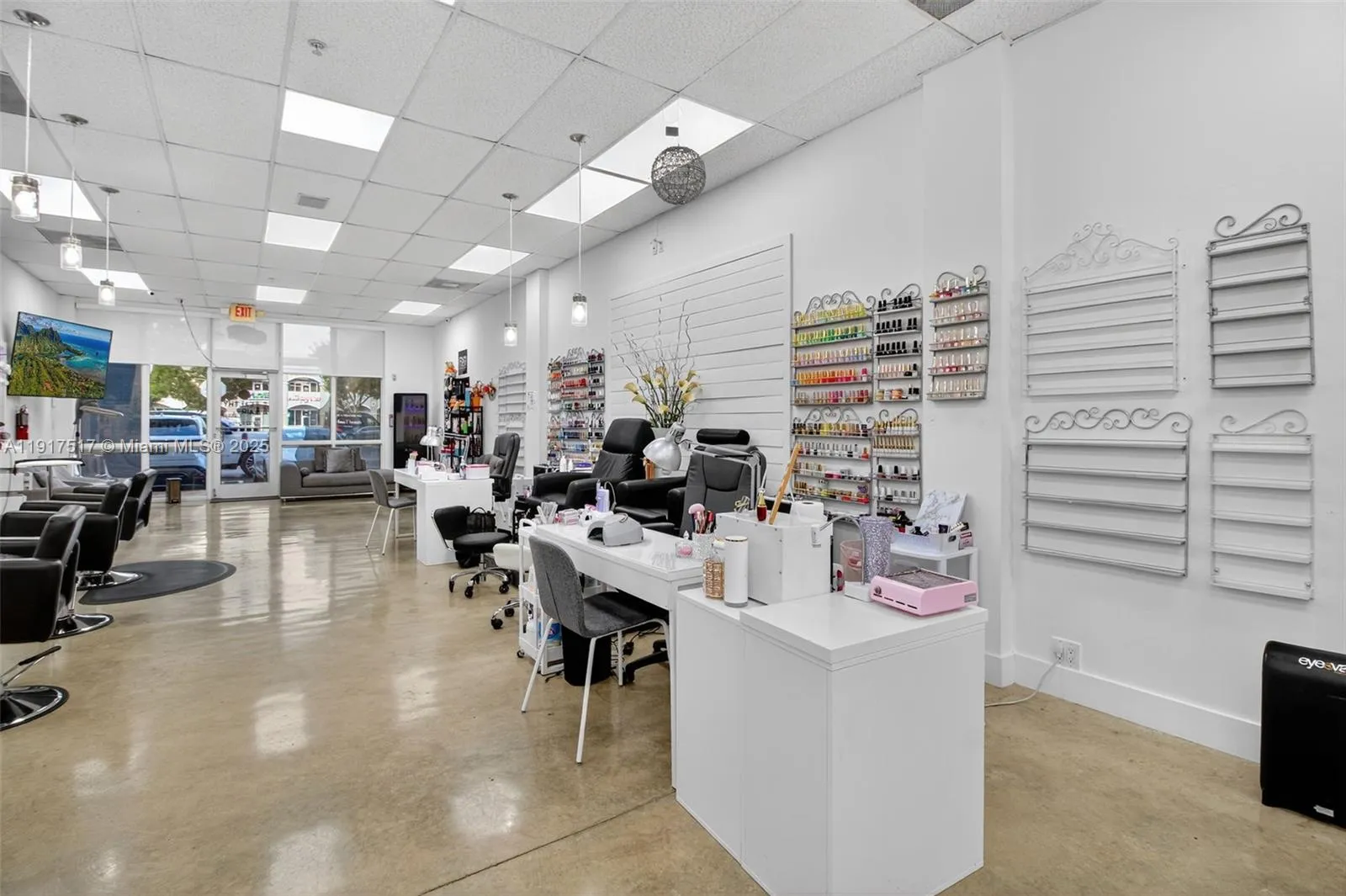 Profitable And Beautiful Beauty Salon For Sale On, Miami, Florida 33175, ,Business Opportunity,For Sale,Profitable And Beautiful Beauty Salon For Sale On ,A11917517