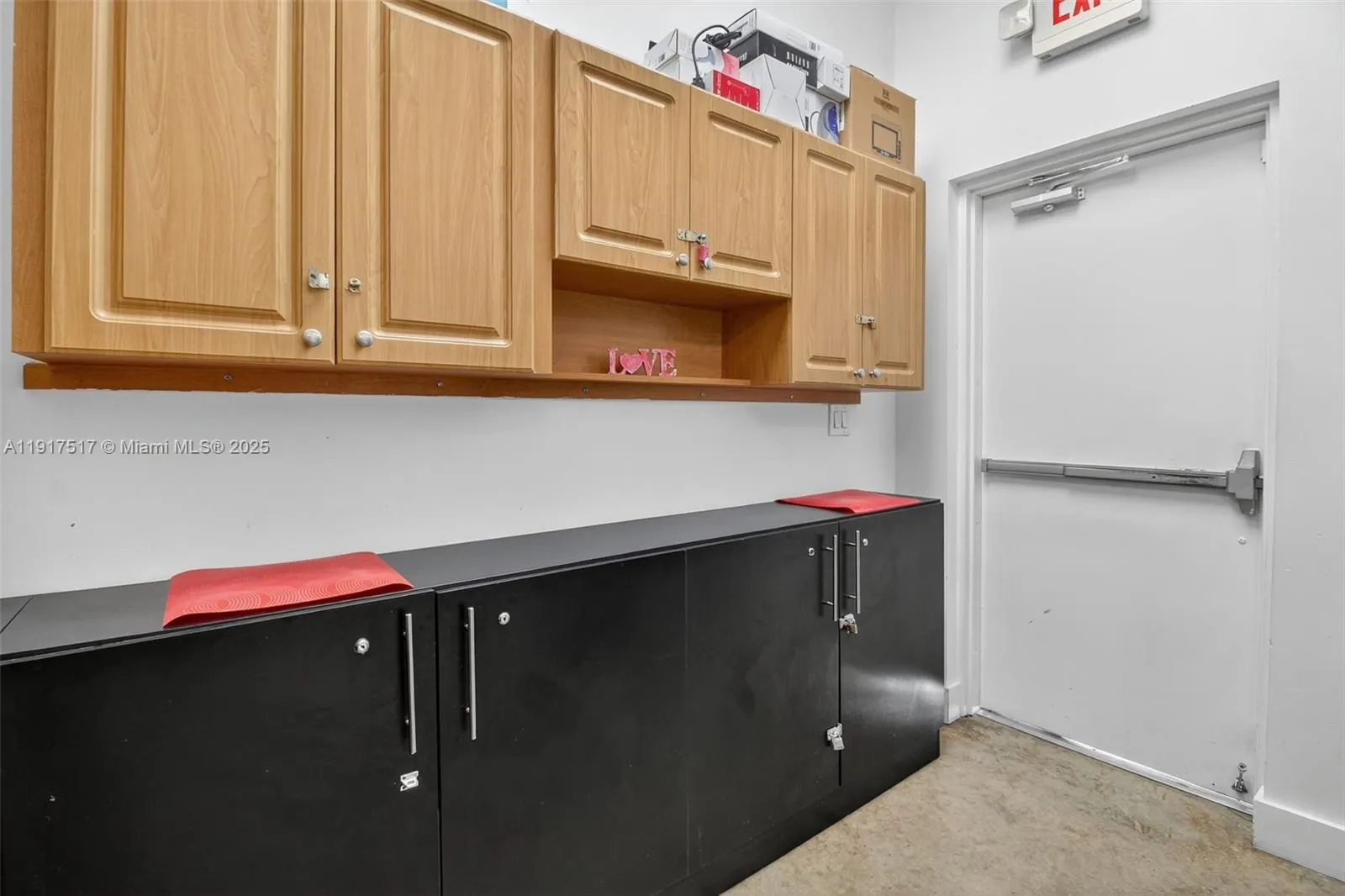 Profitable And Beautiful Beauty Salon For Sale On, Miami, Florida 33175, ,Business Opportunity,For Sale,Profitable And Beautiful Beauty Salon For Sale On ,A11917517