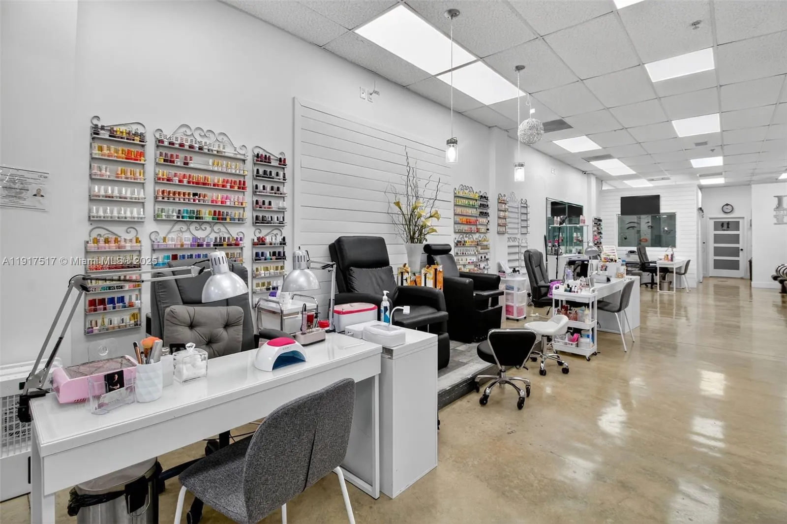 Profitable And Beautiful Beauty Salon For Sale On, Miami, Florida 33175, ,Business Opportunity,For Sale,Profitable And Beautiful Beauty Salon For Sale On ,A11917517